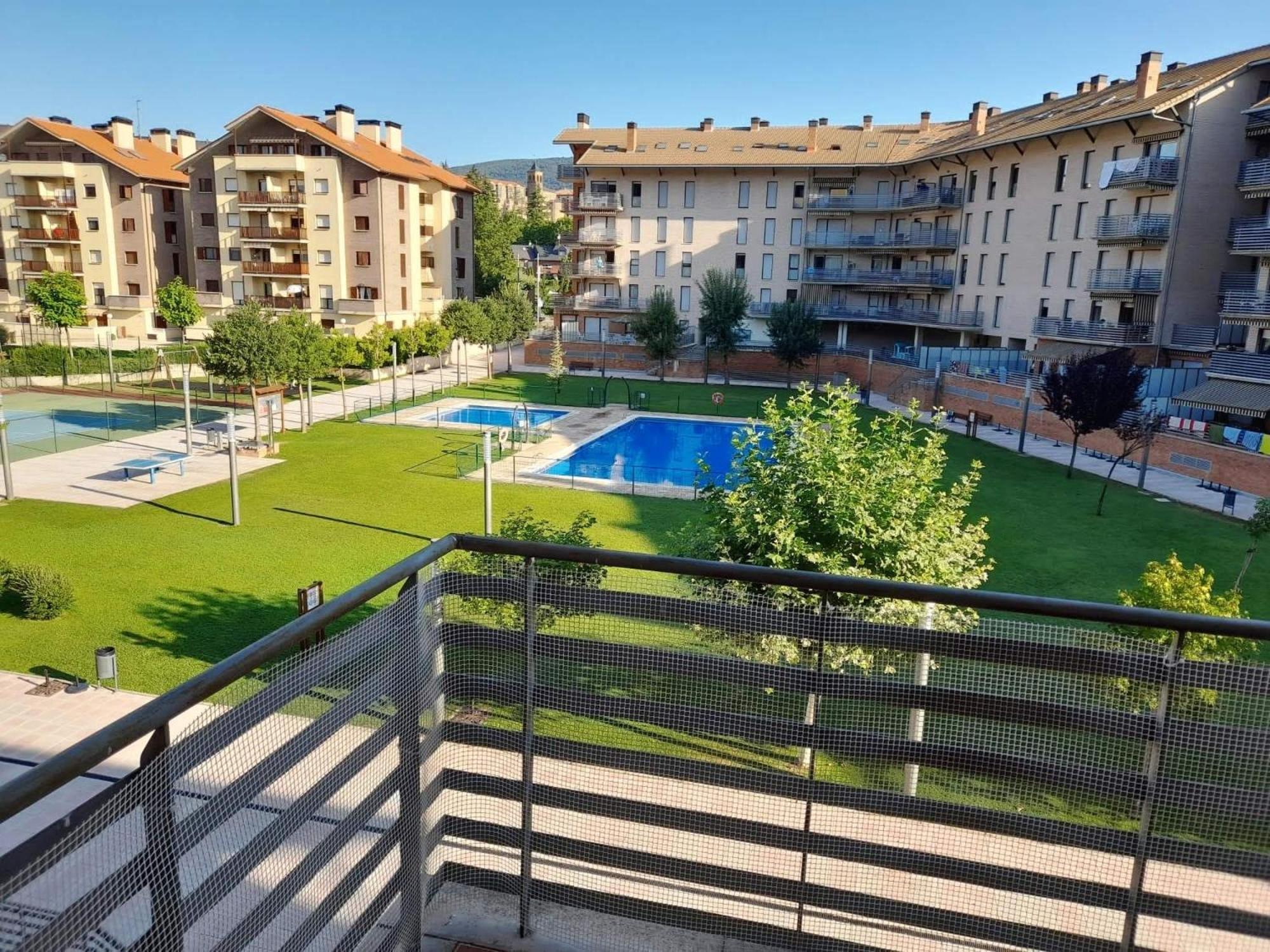 Pilartxo Jaca Apartment ภายนอก รูปภาพ